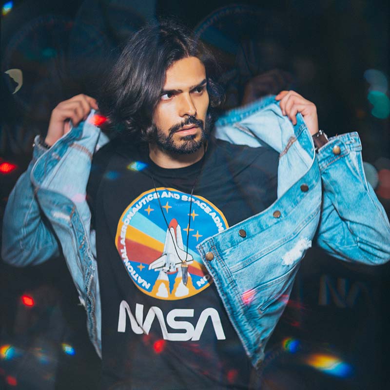 Preserving Art and Comfort: A Guide to Washing Graphic T-Shirts - Rolled Up Printing